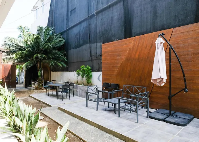 Lega Legi Town House By The Lavana